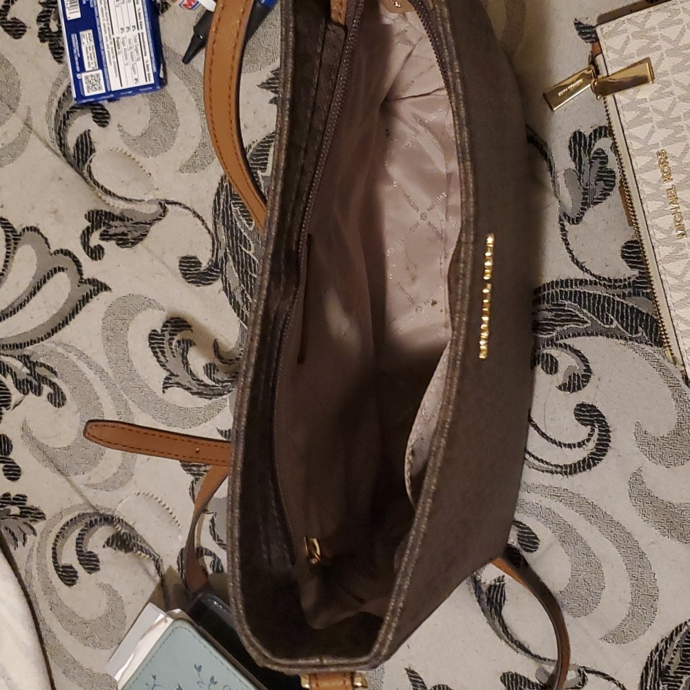 Michael Kors purse - Picture 2 of 2